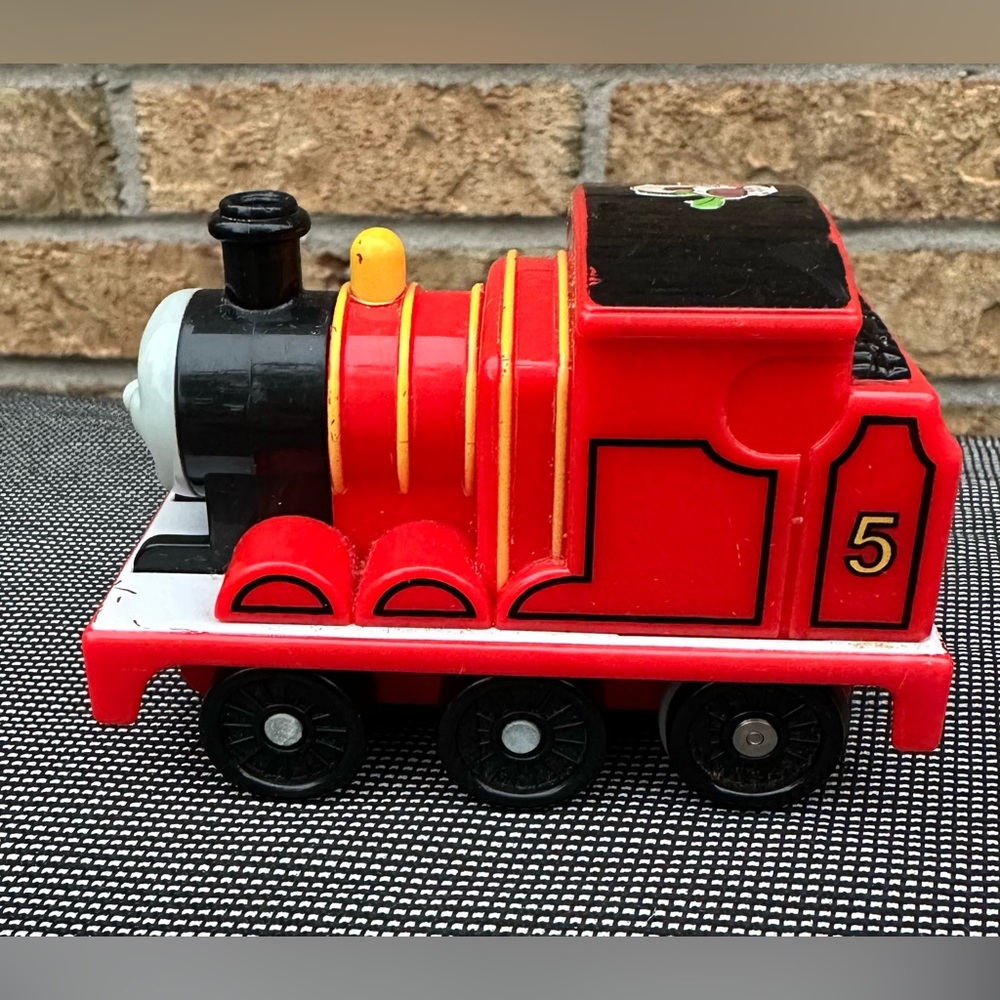 Thomas & Friends James Pull-back and Go Train #100D9 - approx. 4 inches